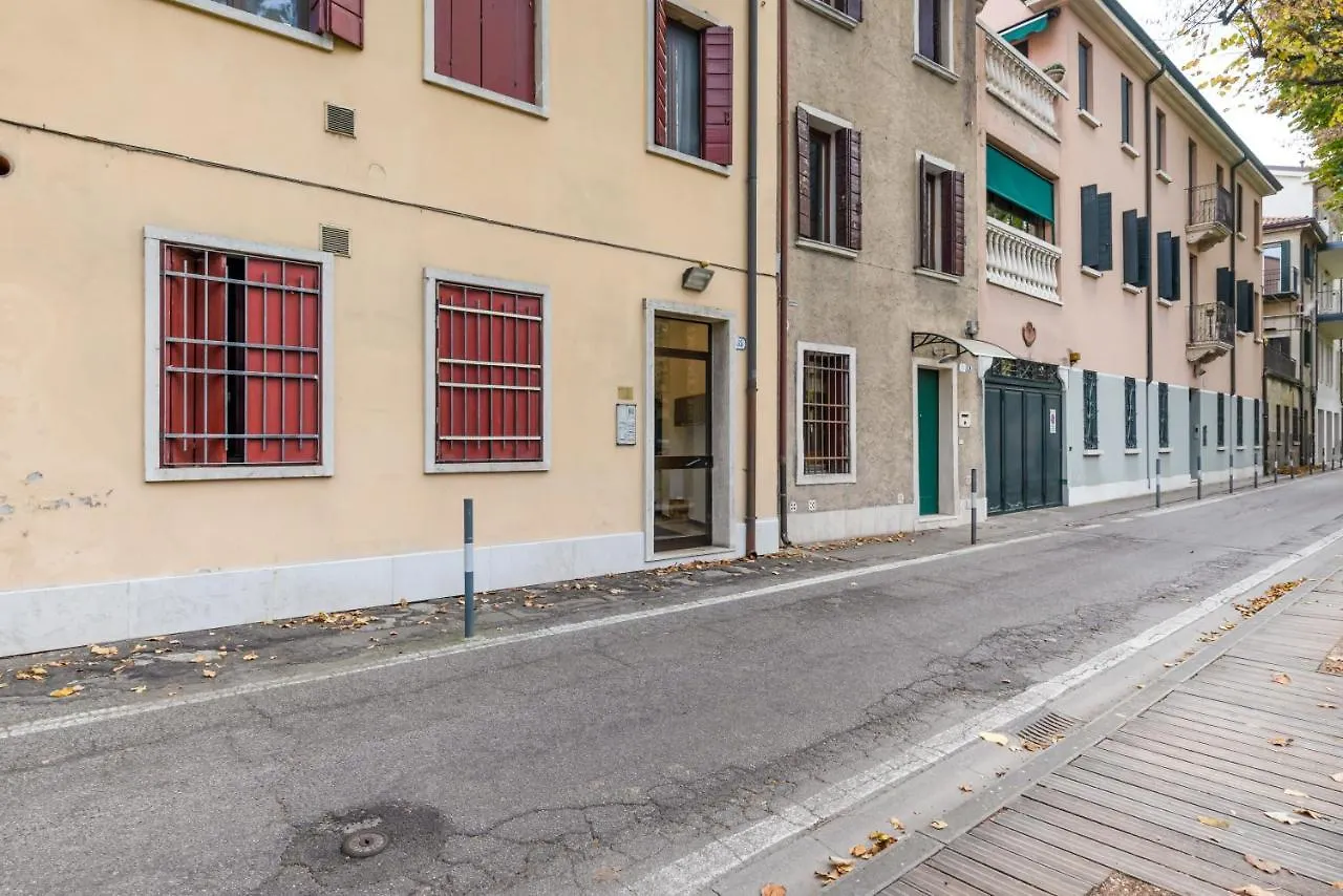 Essential Apartment A 5 Min Da Piazza Dei Signori Padova Italy